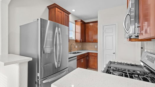 Humble 2-story, 3-bed 15111 Silhouette Ridge Drive-idx