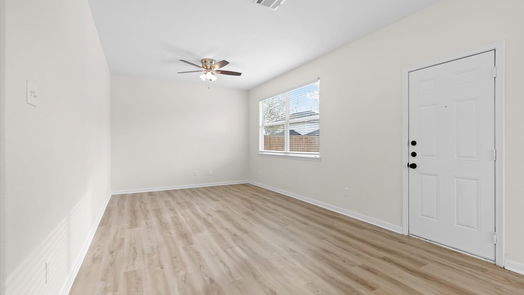 Humble 2-story, 3-bed 15111 Silhouette Ridge Drive-idx