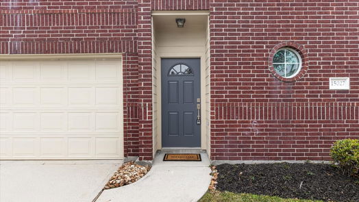 Humble 2-story, 3-bed 15027 Silhouette Ridge Drive-idx