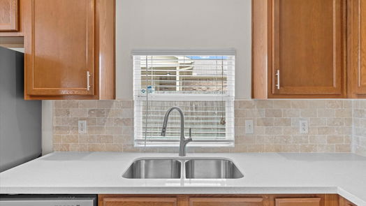 Humble 2-story, 3-bed 15027 Silhouette Ridge Drive-idx