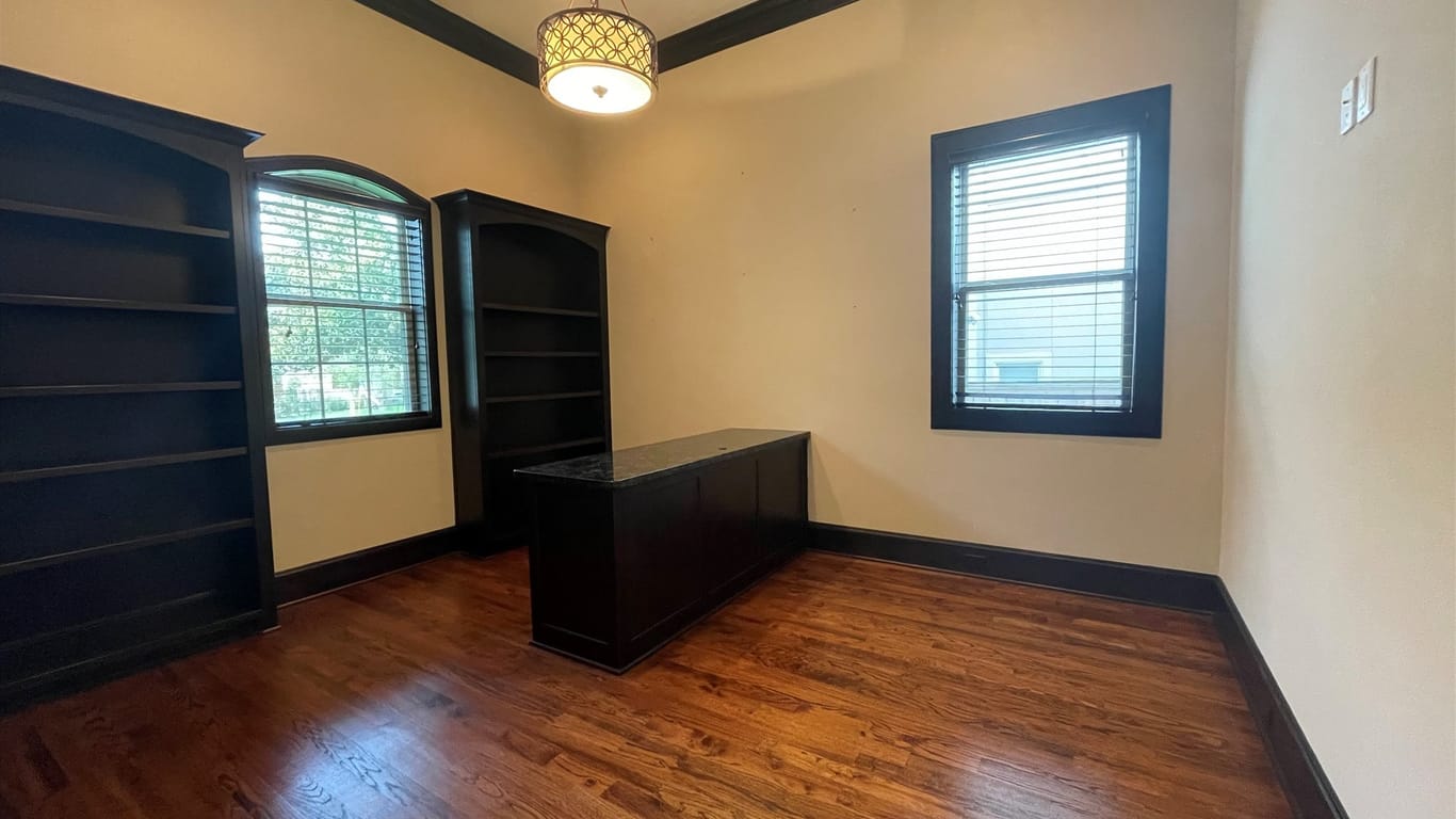 Bellaire 2-story, 4-bed 4657 Spruce Street-idx