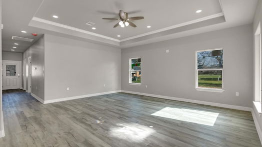 Brazoria null-story, 3-bed 409 E Travis-idx
