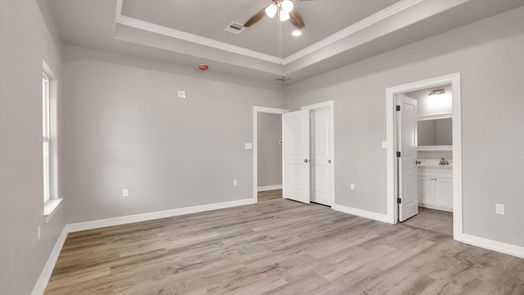 Brazoria null-story, 3-bed 409 E Travis-idx