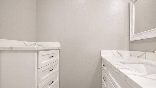 Brazoria null-story, 3-bed 409 E Travis-idx
