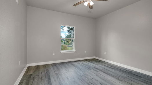 Brazoria null-story, 3-bed 409 E Travis-idx