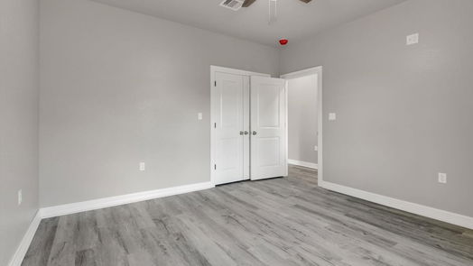Brazoria null-story, 3-bed 409 E Travis-idx