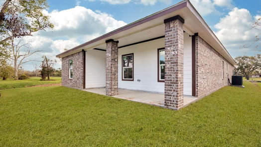 Brazoria null-story, 3-bed 409 E Travis-idx
