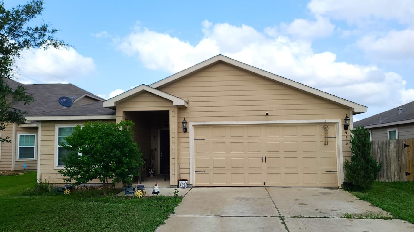 Brookshire 1-story, 3-bed 996 Lake View Circle W-idx