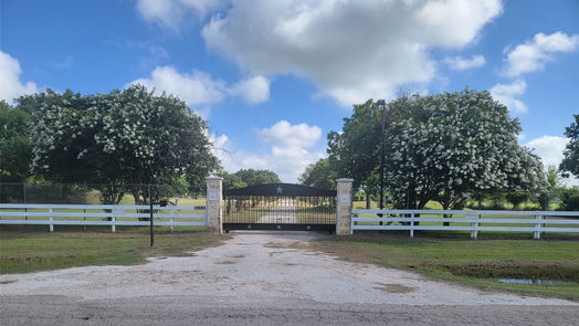 Brookshire 2-story, 7-bed 32910 Morrison Road-idx