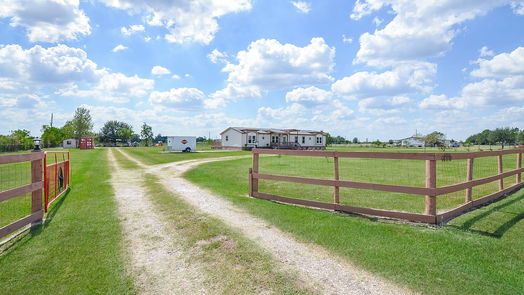 Brookshire 1-story, 4-bed 32811 S Red Leaf Lane-idx