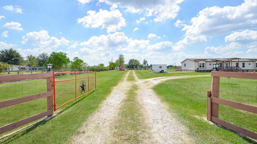 Brookshire 1-story, 4-bed 32811 S Red Leaf Lane-idx