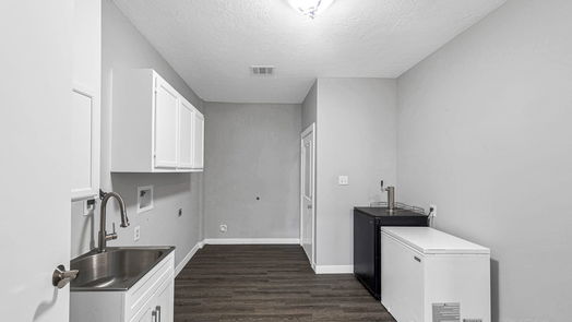Pattison 1-story, 4-bed 5729 & 5731 Muske ln-idx
