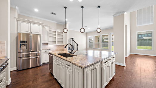 Cypress 2-story, 5-bed 10615 N Sunrise Shores Lane-idx