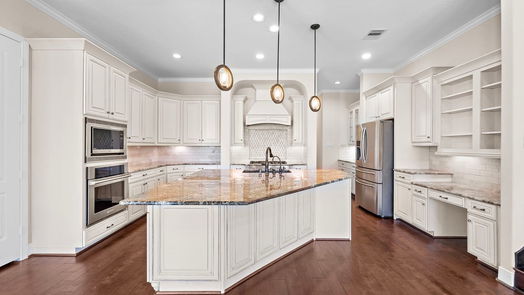 Cypress 2-story, 5-bed 10615 N Sunrise Shores Lane-idx