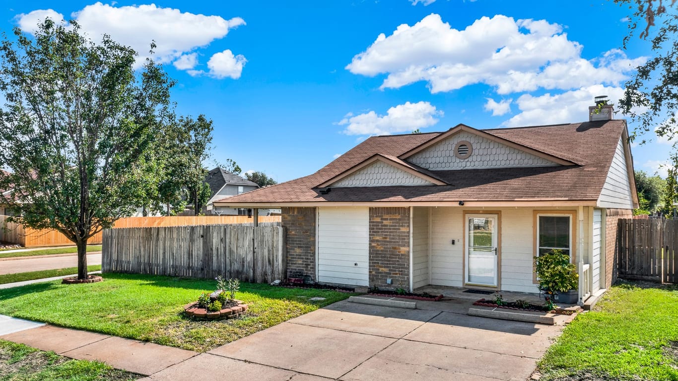 Cypress 1-story, 2-bed 7210 Village Lake Drive-idx