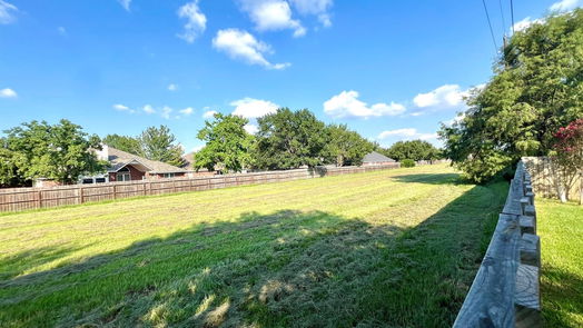 Cypress 1-story, 3-bed 16331 Redbud Berry Lane-idx