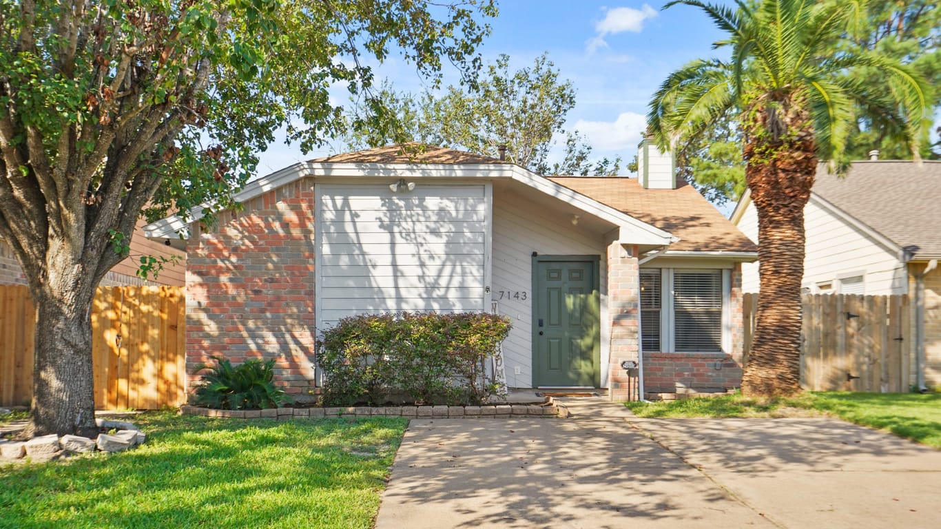 Cypress 1-story, 2-bed 7143 Village Lake Drive-idx