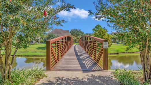 Cypress 1-story, 3-bed 18839 Cove Pointe Drive-idx