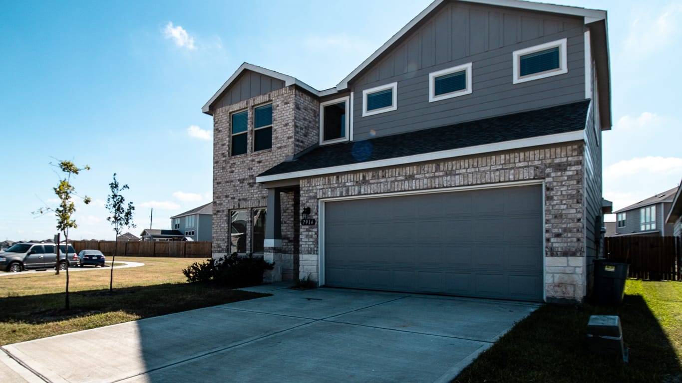 Cypress 2-story, 4-bed 7914 Cypress Myrtle Drive-idx