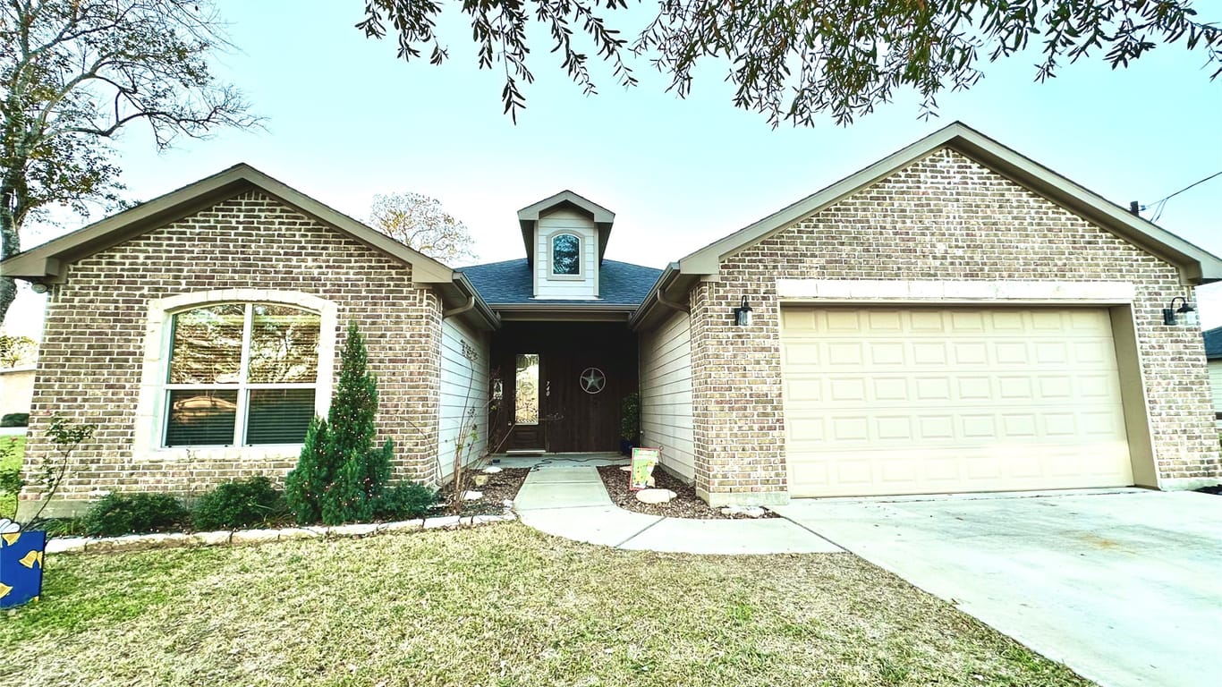 East Bernard 1-story, 3-bed 740 Leveridge Street-idx