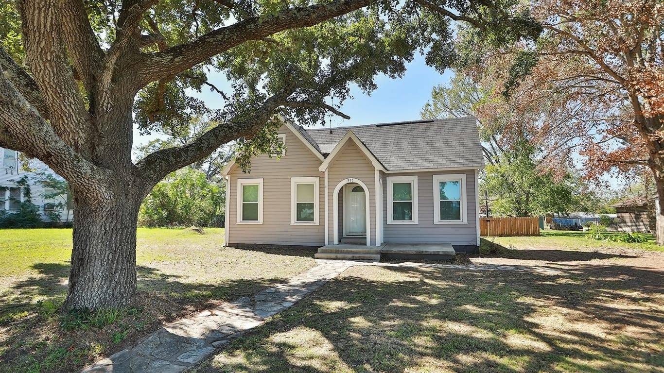 Hempstead 1-story, 2-bed 915 14th Street-idx