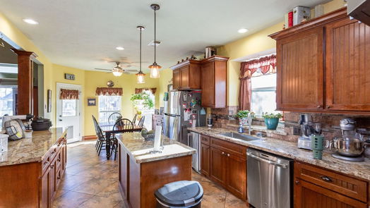 Katy 2-story, 6-bed 6331 Canyon Chase Drive-idx
