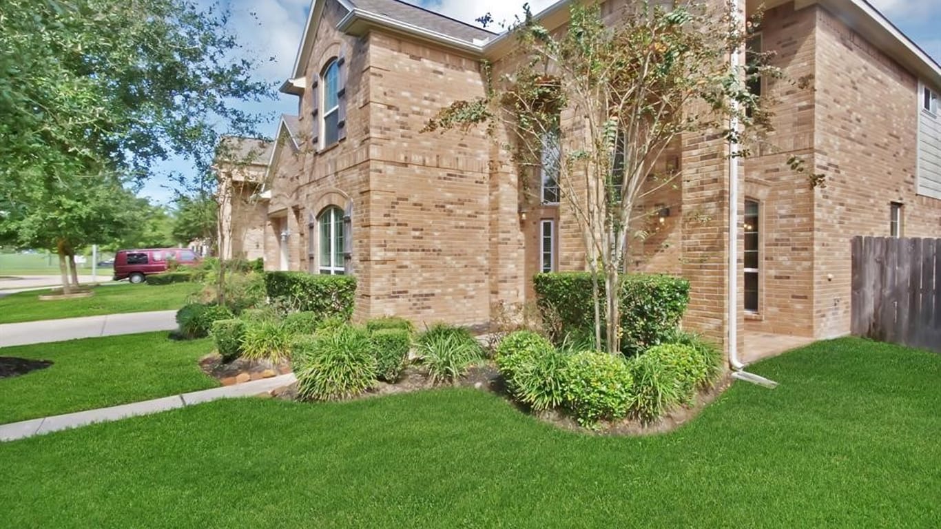 Sugar Land 2-story, 4-bed 5611 Piper Glen Lane-idx