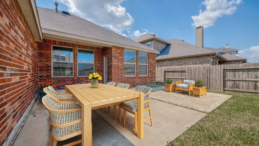 Rosenberg 2-story, 3-bed 314 Lake Rim Drive-idx