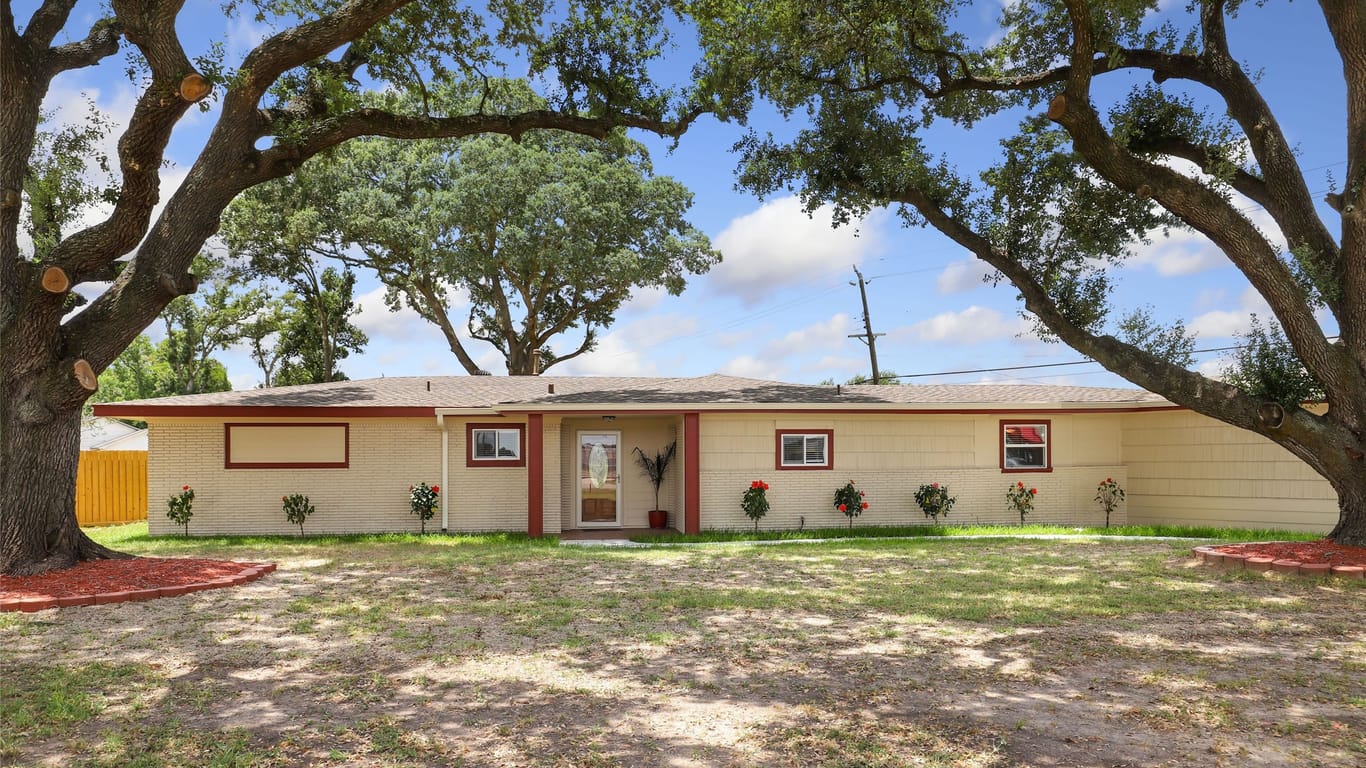Rosenberg 1-story, 3-bed 904 Horace Mann Ave-idx
