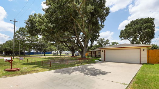 Rosenberg 1-story, 3-bed 904 Horace Mann Ave-idx