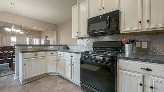 Rosenberg 1-story, 3-bed 4514 Beechwood Drive Drive-idx