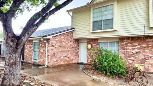 Sealy 2-story, 2-bed 1252 Eagle Lake Road 3-idx