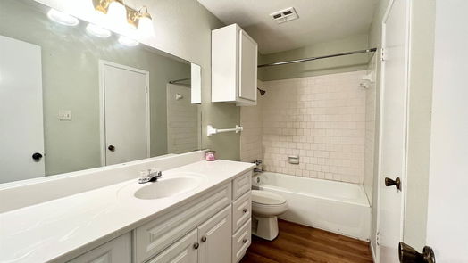 Sealy 2-story, 2-bed 1252 Eagle Lake Road 3-idx