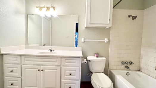 Sealy 2-story, 2-bed 1252 Eagle Lake Road 3-idx