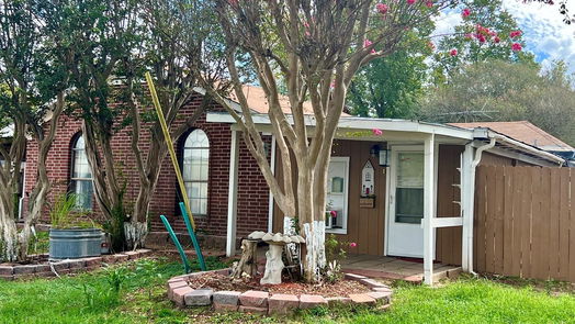 Sealy 2-story, 3-bed 810 Roosevelt Street-idx