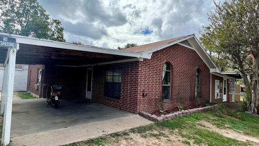 Sealy 2-story, 3-bed 810 Roosevelt Street-idx