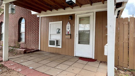 Sealy 2-story, 3-bed 810 Roosevelt Street-idx