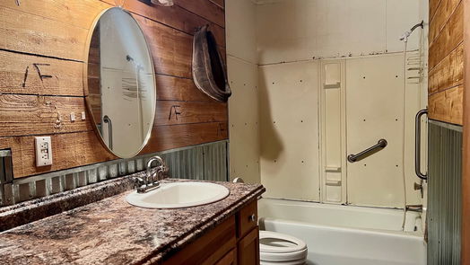 Sealy 2-story, 3-bed 810 Roosevelt Street-idx