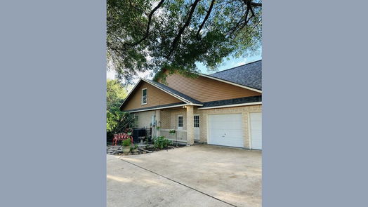 Sealy 2-story, 3-bed 408 Standing Oaks Lane-idx