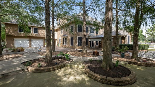 Sealy 3-story, 5-bed 200 Creekside Court-idx