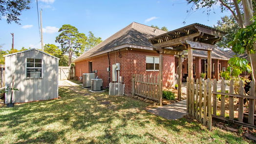 Sealy 1-story, 3-bed 809 Hardeman Street-idx