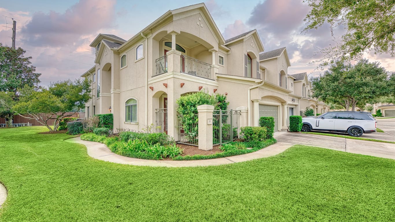 Sugar Land 2-story, 3-bed 8 Sweetwater Court-idx