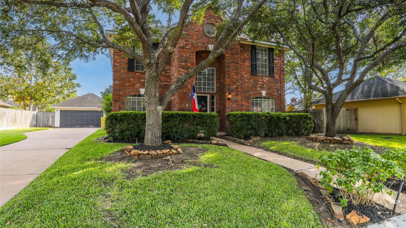 Sugar Land 2-story, 4-bed 6934 Woodside Drive-idx