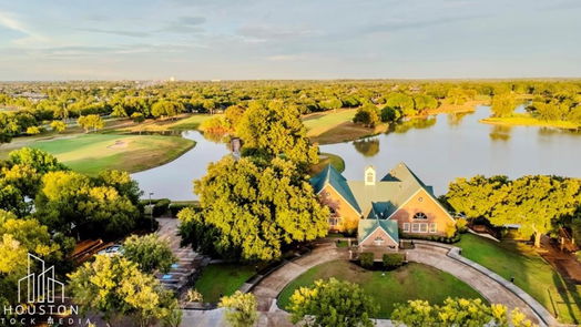 Sugar Land 2-story, 4-bed 6934 Woodside Drive-idx