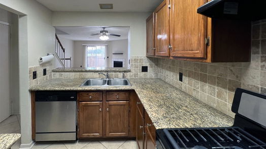 Sugar Land 2-story, 2-bed 2910 Grants Lake Blvd 704-idx