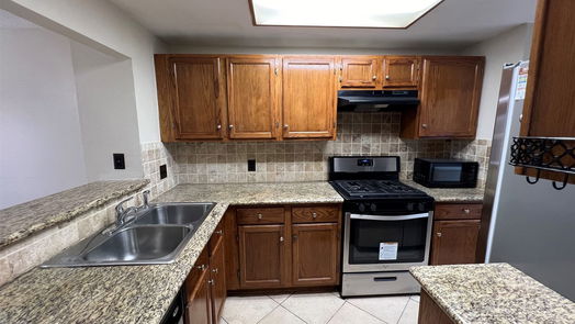 Sugar Land 2-story, 2-bed 2910 Grants Lake Blvd 704-idx
