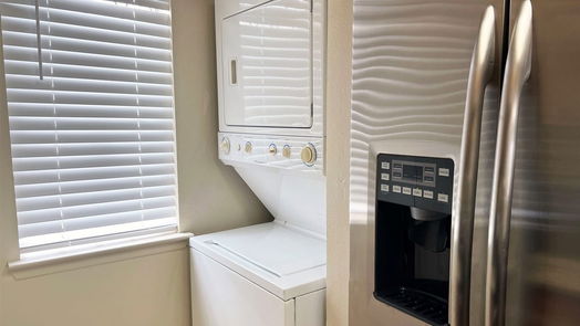 Sugar Land 2-story, 2-bed 2910 Grants Lake Blvd 704-idx