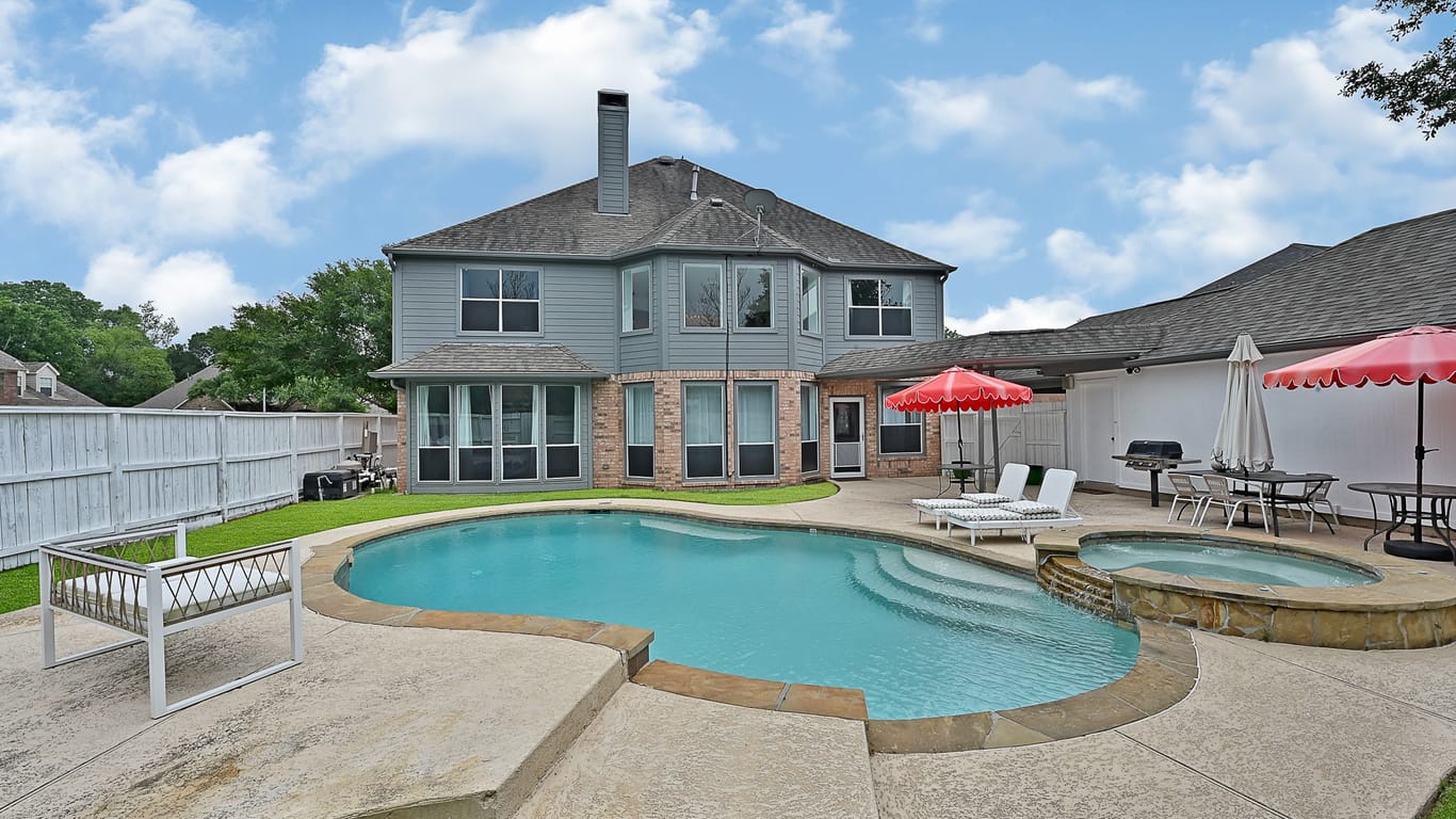 Sugar Land 2-story, 5-bed 8723 Westbrook Forest Drive-idx