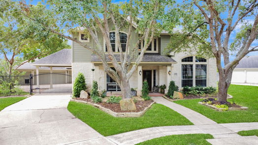 Sugar Land 2-story, 5-bed 6011 E Brook Court-idx