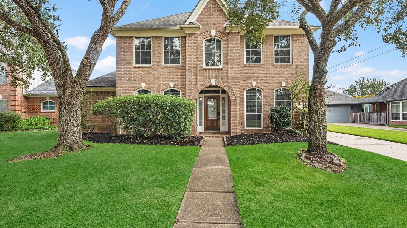 Sugar Land 2-story, 4-bed 911 Emerald Glen Court-idx